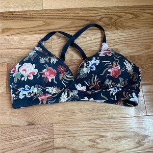 Cross back yoga bra